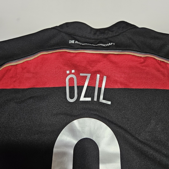 Adidas Germany Mesut Ozil #8 2014 World cup away jersey rare XL - Picture 11 of 14